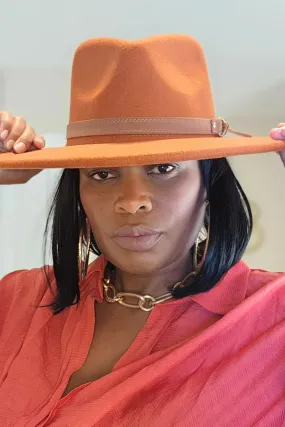 Giya Flat Brim Buckle Hat (Rust)